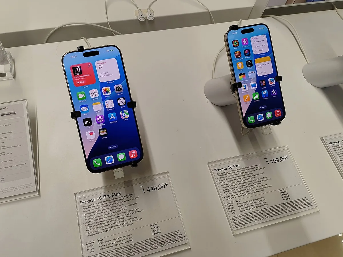 iPhone 16 Pro Review (2026) — Camera, Battery, AI & Verdict