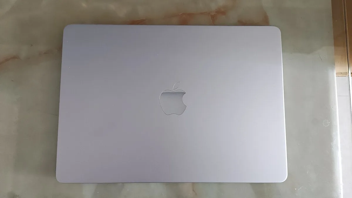 MacBook Air M4 Review (2026) — Performance, Battery, Display & Verdict